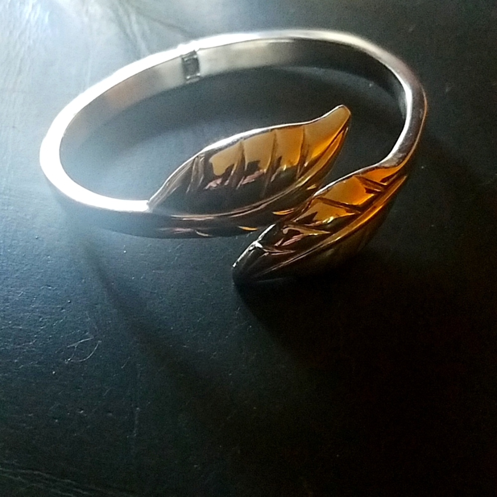 Stainless steel Leaf bypass bracelet